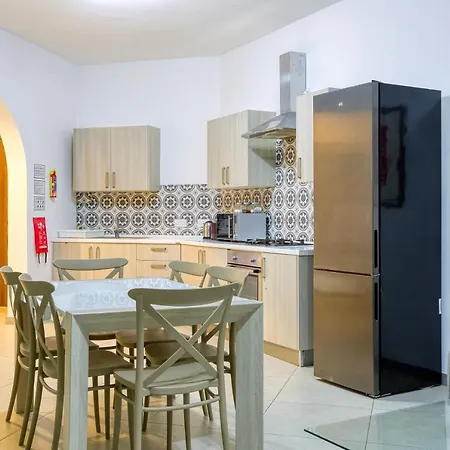 アパート A Lovely 4br In The Heart Of St Julians By 360 Estates Saint Julian's