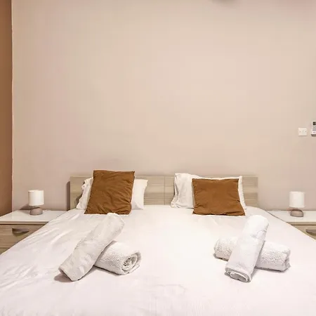 A Lovely 4br In The Heart Of St Julians By 360 Estates アパート