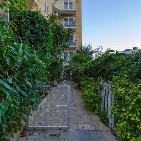 A Lovely 4br In The Heart Of St Julians By 360 Estates *