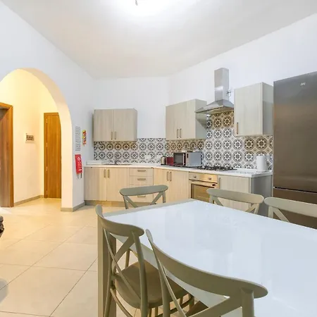 A Lovely 4br In The Heart Of St Julians By 360 Estates * San Ġiljan